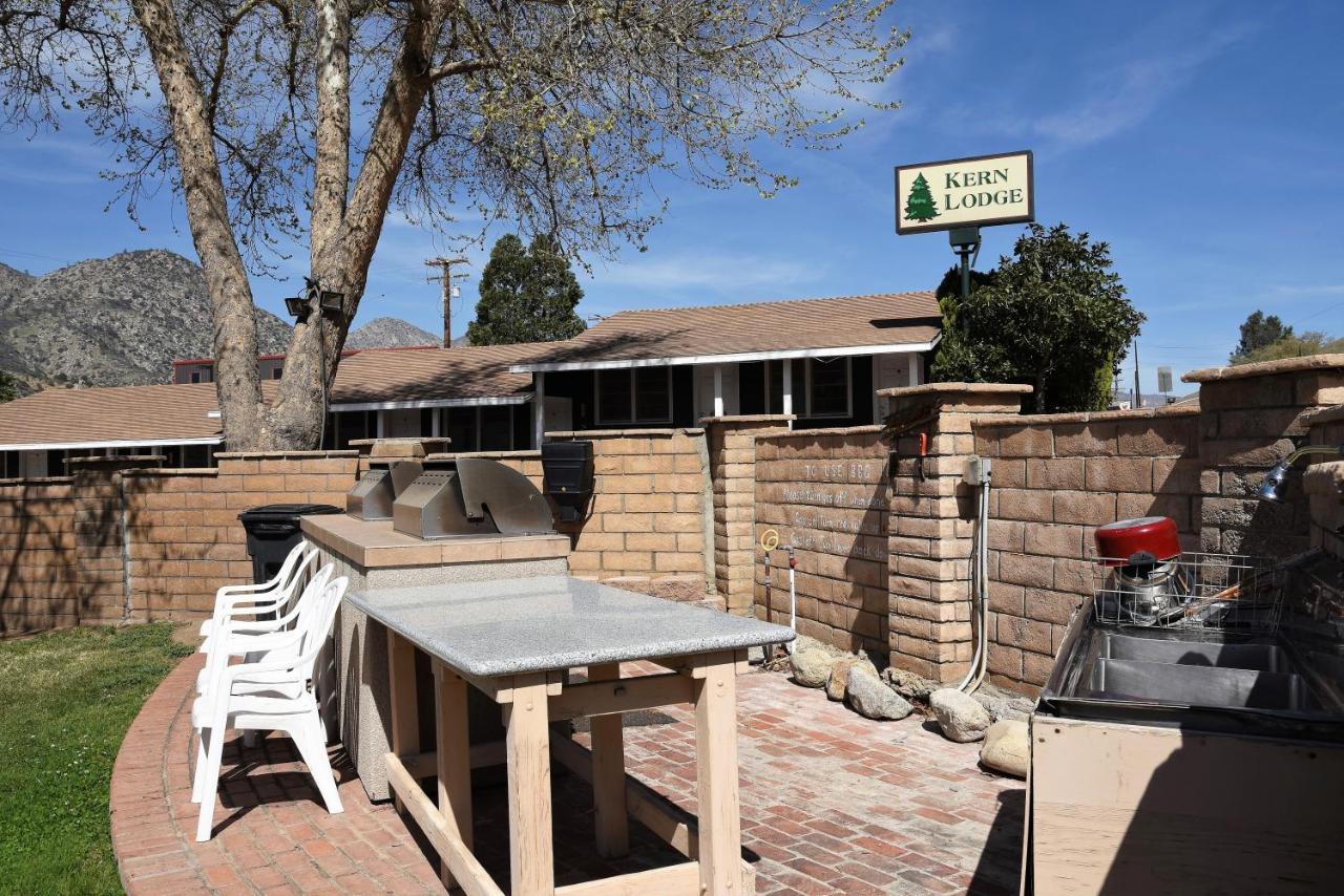 The Kern Lodge Kernville Ngoại thất bức ảnh