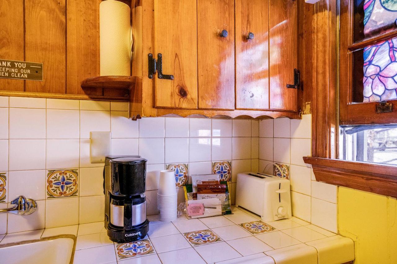 The Kern Lodge Kernville Ngoại thất bức ảnh