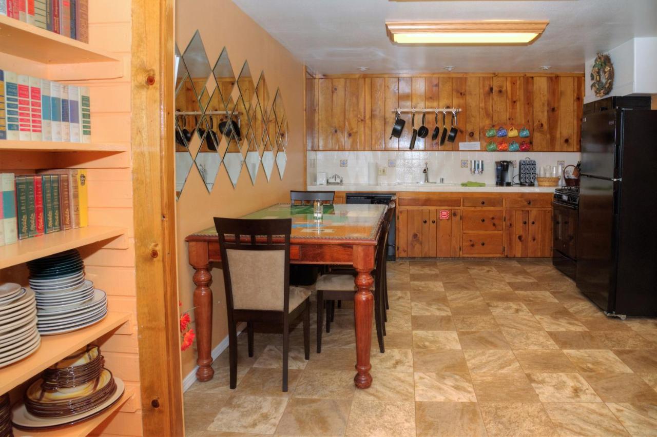 The Kern Lodge Kernville Ngoại thất bức ảnh