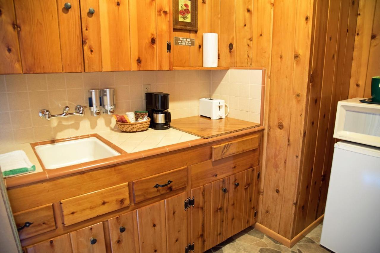 The Kern Lodge Kernville Ngoại thất bức ảnh